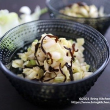 ボウル抱えて食べたい!新玉ねぎの和風コールスロー