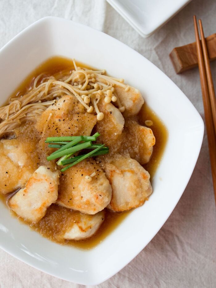 鶏むねとえのきのみぞれ煮。【むね肉はしっとりやわらか♪大根おろしでやさしい味わい】