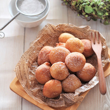 袋の上からもみもみするだけ!材料2つでふわもちドーナツ