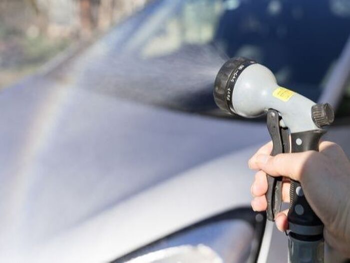 ①シミになる前!サラサラ花粉の落とし方