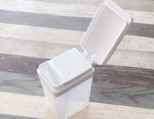 【ダイソー】一見普通の調味料入れには秘密が…その便利すぎる実力とは?