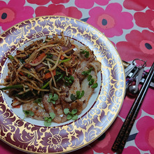 豚トロ、塩ソテー、カイラン &もやし・・・・愉快な仲間たち