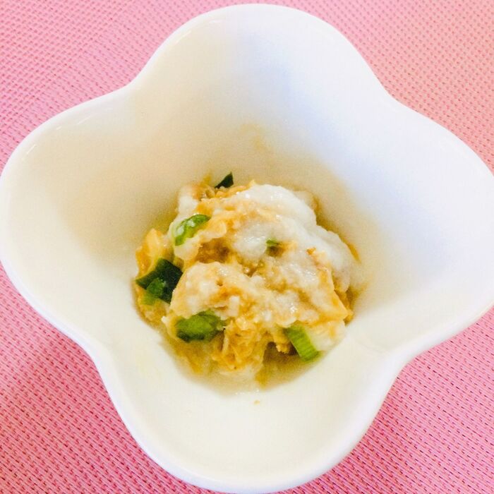 前日の鯖の味噌煮をリメイク。鯖フレークトロロがけ