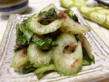 ポリ袋で時短簡単♪ セロリのおかか白だし漬け