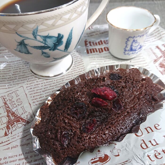 トースターで簡単♪メレンゲ不要♪卵とチョコだけ外カリっ中しっとりのガトーショコラ(クランベリー入り)