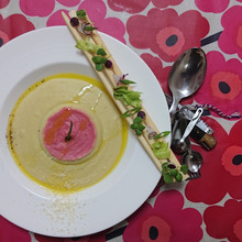 サツマイモのポタージュ、一部pink・・・・グリッシーニクルトン添え