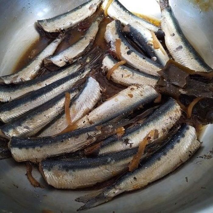 イワシを煮る