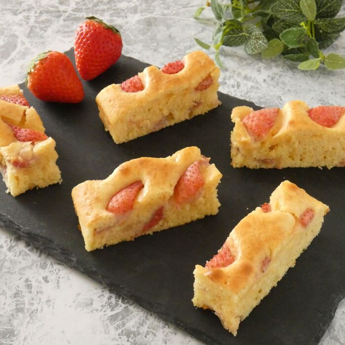 ホケミで簡単★苺のスティックケーキ