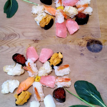 100均のPPシートを使って…大きなお花寿司!