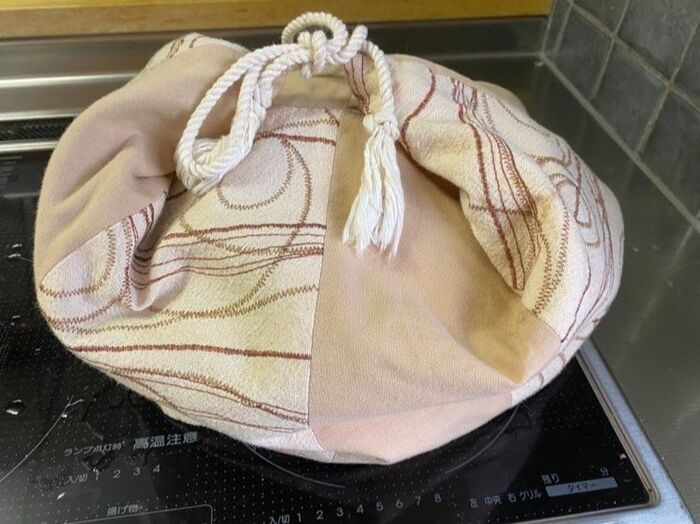 料理も気持ちもほっこりする、たためる鍋帽子