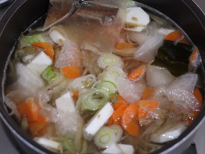 豚汁を作る。