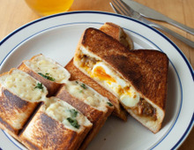 ホットサンドメーカーで余ったおかずが超絶おいしくなる!はさむだけのリメイクレシピ