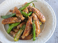 【手羽先から手羽中の作り方付】手羽中・ししとう・おくらのやみつき絡め