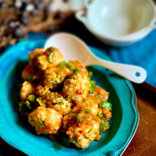 上手に息抜きズボラテク♪ソースは調味料2つ!お買い得鶏むね肉でウマウマ鶏団子チリソース!