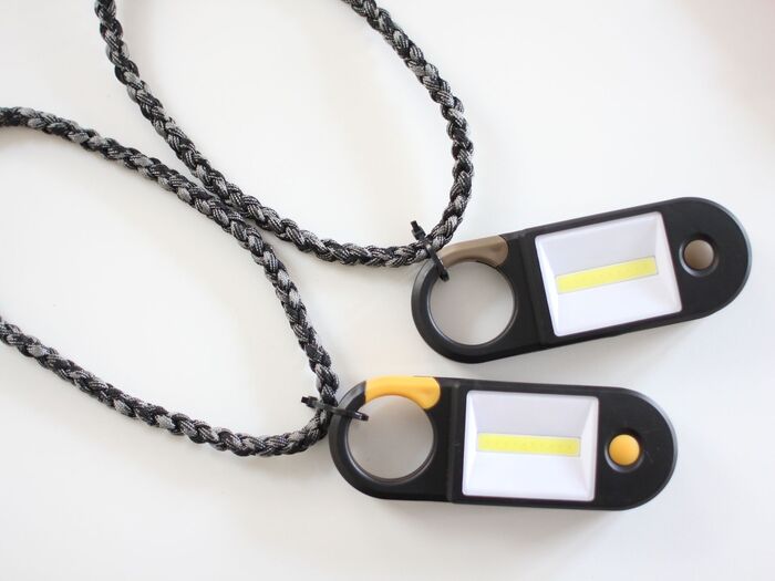 【防災】子供用に追加!100均アイテムをつかって防災用のネックライト作成