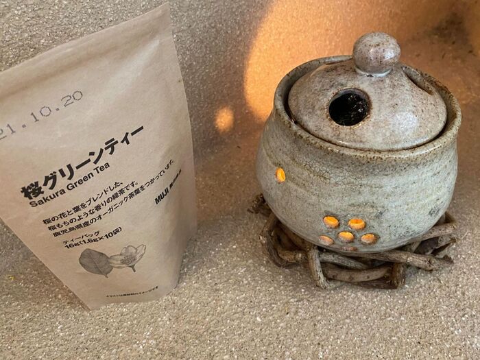 茶香炉で愉しむ桜茶の香り