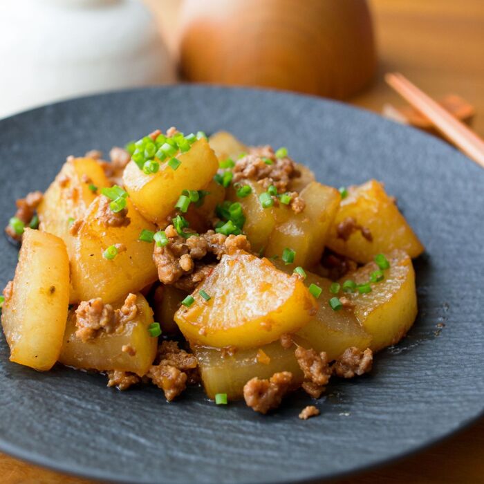 大根のピリ辛肉味噌そぼろ炒め。【大根はやわらか、味しみ♪豚ひきで旨みもたっぷり!】