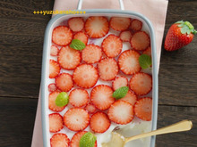 いちごたっぷり!口溶けなめらか濃厚ミルクプリン