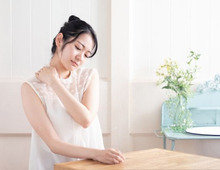 【理学療法士が教える】1分で超絶スッキリ♪肩こり解消・巻き肩改善ストレッチ