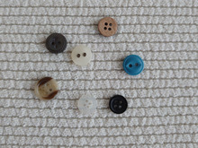 いらなくなったボタンで掛け布団カバーの交換がラクに!