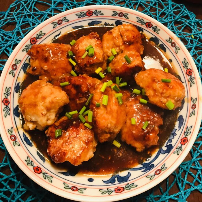 ふわふわの煮込みチキンハンバーグ