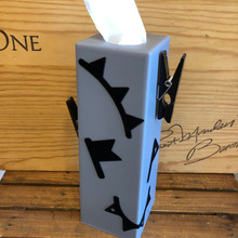 卓上で場所を取らない縦型ティッシュBOX