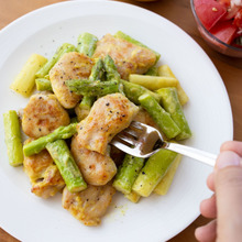 チキンとアスパラのカレーマヨ和え。【マヨネーズでコクうま!子ども喜ぶカレー味】