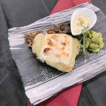 そら豆ソースで鶏むね肉の柔らかチーズ焼き