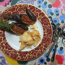Farce à la viande d'aubergine 茄子の肉詰め、チップ添え