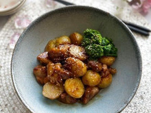 てりてり感がたまらない!新じゃがと鶏肉の甘辛炒め