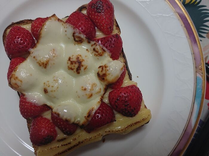 🍓チックな、モッツアレラスライス toast 🍓一会
