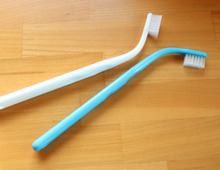 古い歯ブラシは曲げて再利用すべし!!驚くほどの神アイテムに変身