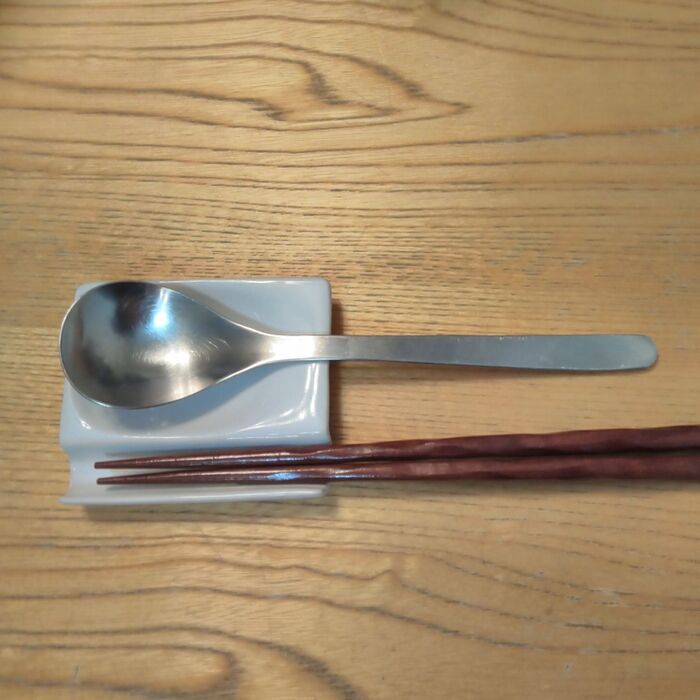 スプーンとお箸、一緒に置けます☆
