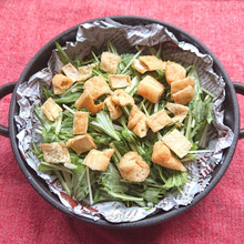 3分で簡単♪水菜のマヨめんつゆ和えにサクサク油揚げのせ