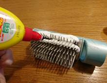 はがす瞬間が快感!「木工用接着剤」でお掃除♪【やってみた】