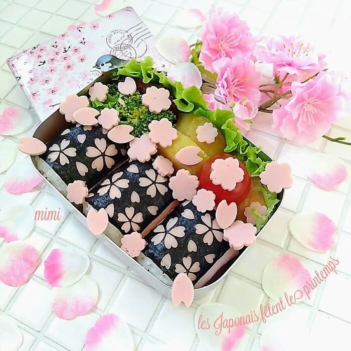 お弁当も桜満開❀巻くだけ簡単お花見弁当