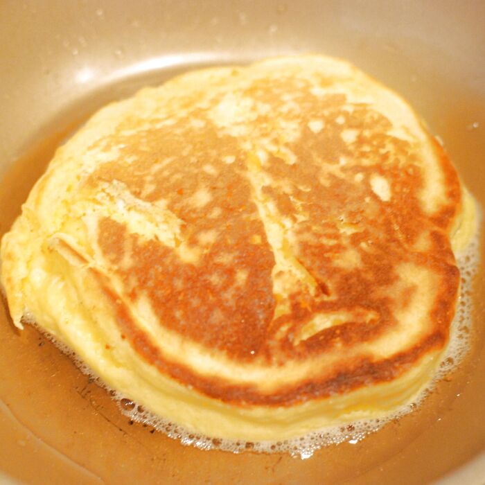 パンケーキを、1枚の半分の量を焼きます
