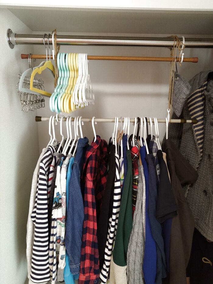 【つっぱり棒】で子ども服収納!