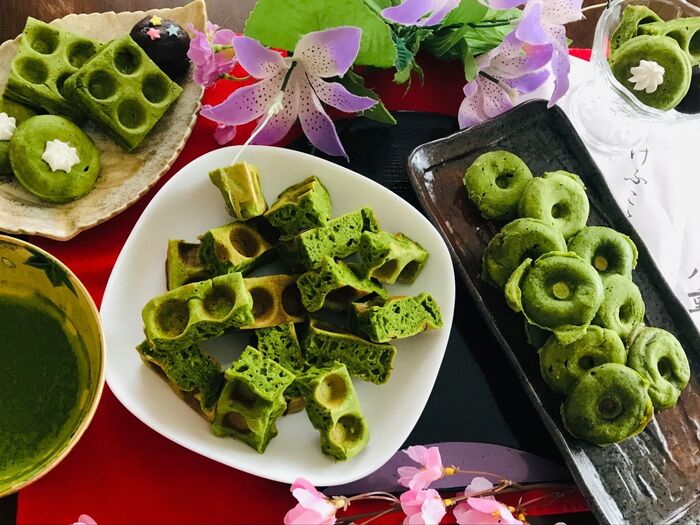 抹茶のワッフル、焼きドーナツ、パンナコッタ