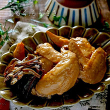 ホロホロ~ほどける柔らかさ!鶏手羽先と昆布の和風煮込み