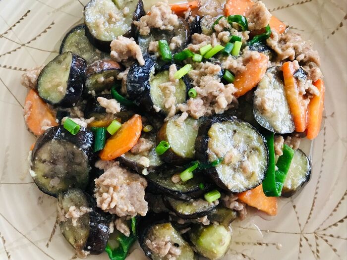 茄子の肉味噌を丼にしちゃいました。(^O^☆♪