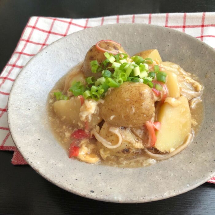 【肌寒い日・作り置きに!】風邪予防に☆新じゃがのかき玉煮