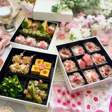 お重に詰めてお花見気分〜お花見弁当ころころ桜おにぎり