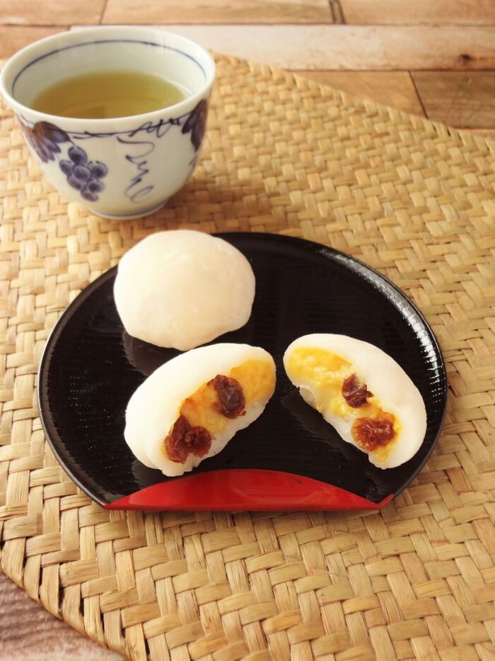 たっぷりレーズンのクリーム大福
