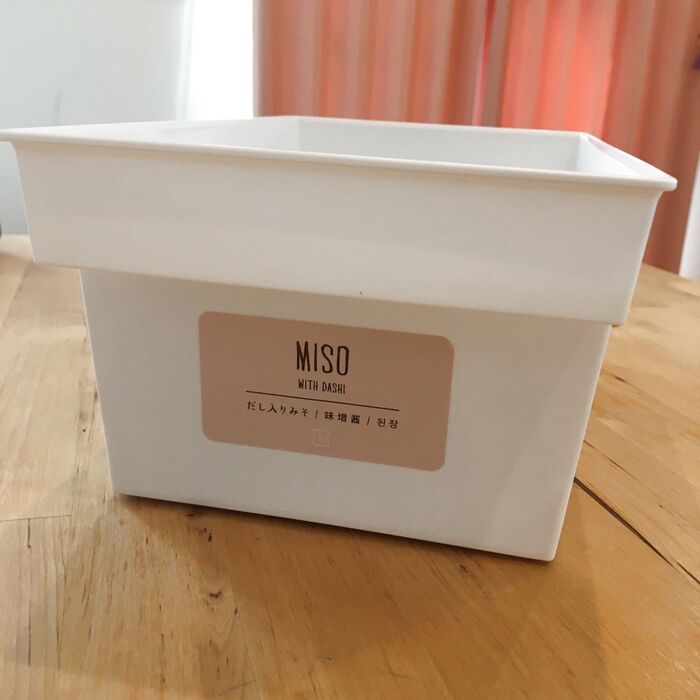 ④ストレージケースに貼る