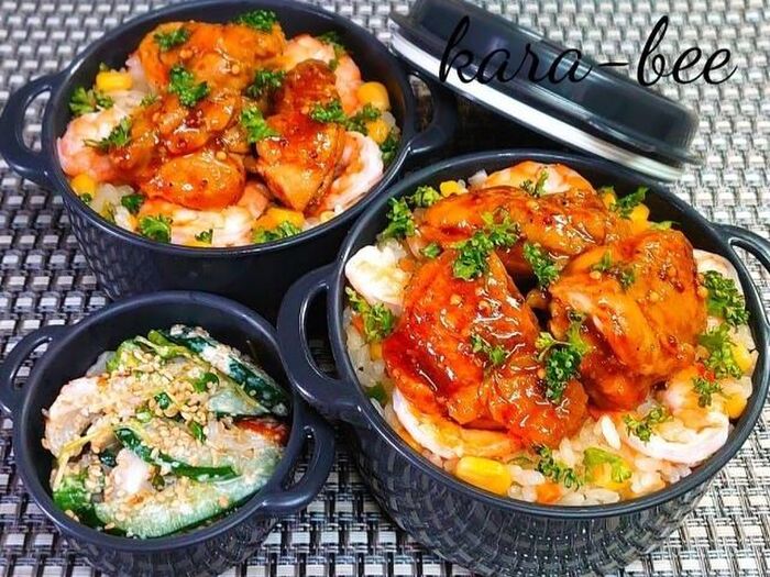 母とムスコのラブラブおソロ♪ケチャハニマスチキン乗っけ海老ピラフ弁当