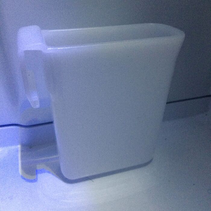 多分チューブホルダー(?)に違う食品を入れています