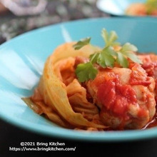 キャベツ消費に最高♡手羽元とキャベツのトマト煮