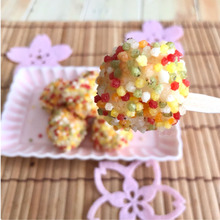 【食材3つで味付け不要❤︎】アンチエイジング効果!はんぺんクリチのカラフルあられ揚げ