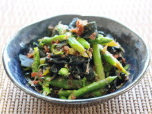 わかめの疲労回復レシピ~わかめとアスパラガスの和え物~